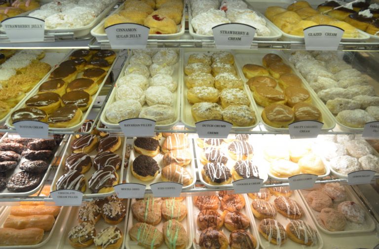 Amish Bakery Donut Shop Fresh Bread A&R Bakery Middletown DE