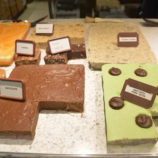 fudge store middletown de